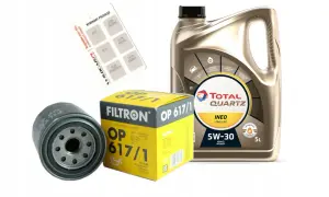 Zestaw do serwisu Kia Sportage 1.6 benzyna: olej Total Quartz 5W-30, filtr oleju Filtron OP 617/1 i naklejka przeglądu.