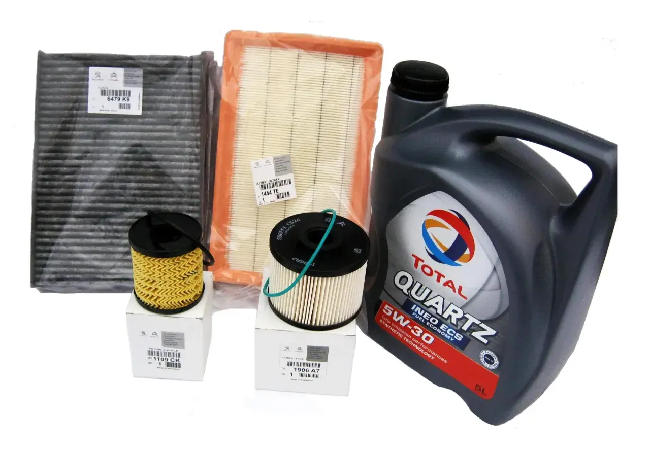 Zestaw filtrów i oleju Total Quartz 5W-30 do Peugeot 407 2.0 HDI. W zestawie filtry powietrza, oleju, paliwa i kabinowy.