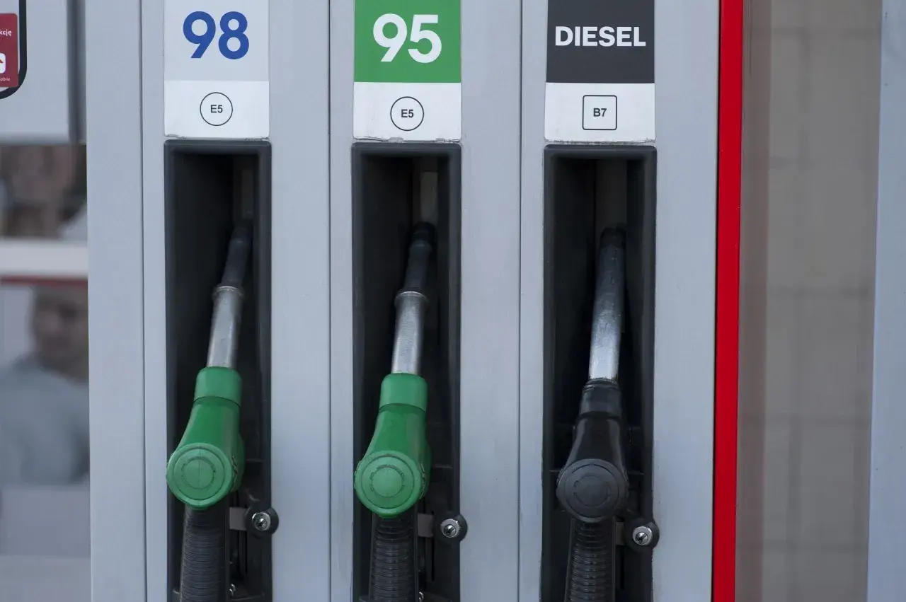 Trzy dystrybutory paliwa: 98, 95 i DIESEL. Które wybrać?