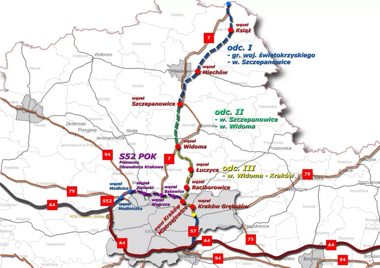 Mapa przedstawia przebieg drogi ekspresowej S7 i S52, z zaznaczonymi węzłami i odcinkami, m.in. S52 Północna Obwodnica Krakowa.