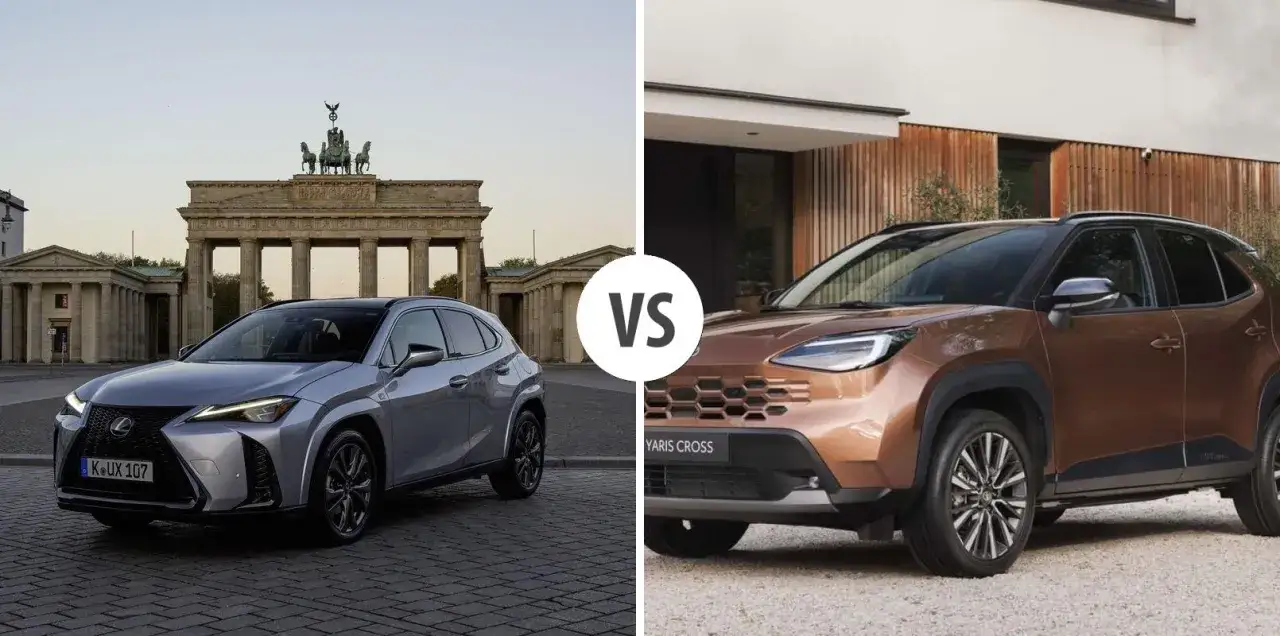 Lexus UX i Toyota Yaris Cross, dwa stylowe crossovery, porównane na tle Bramy Brandenburskiej i nowoczesnego domu.