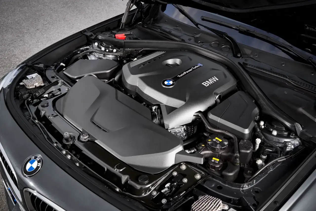 Silnik TwinPower Turbo BMW G32, czysty i zadbany, gotowy do drogi.