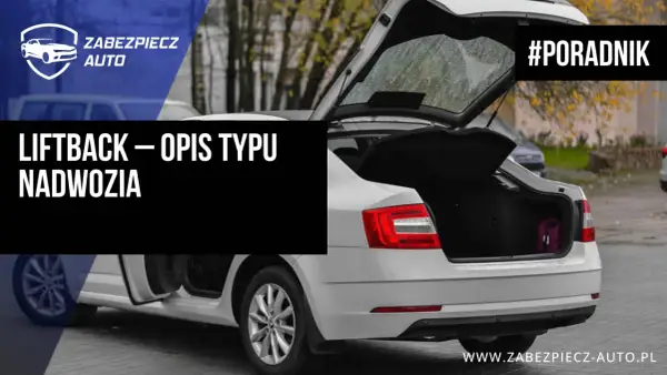 Biały liftback z otwartym bagażnikiem, w którym widać fioletową walizkę. #PORADNIK