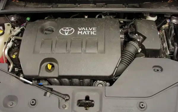 Silnik Valvematic w Toyota Avensis T27 1.8 benzyna. Czysty i zadbany, gotowy do jazdy.